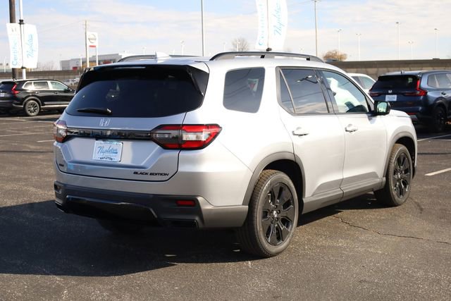 New 2026 Honda Pilot Black Edition image 5