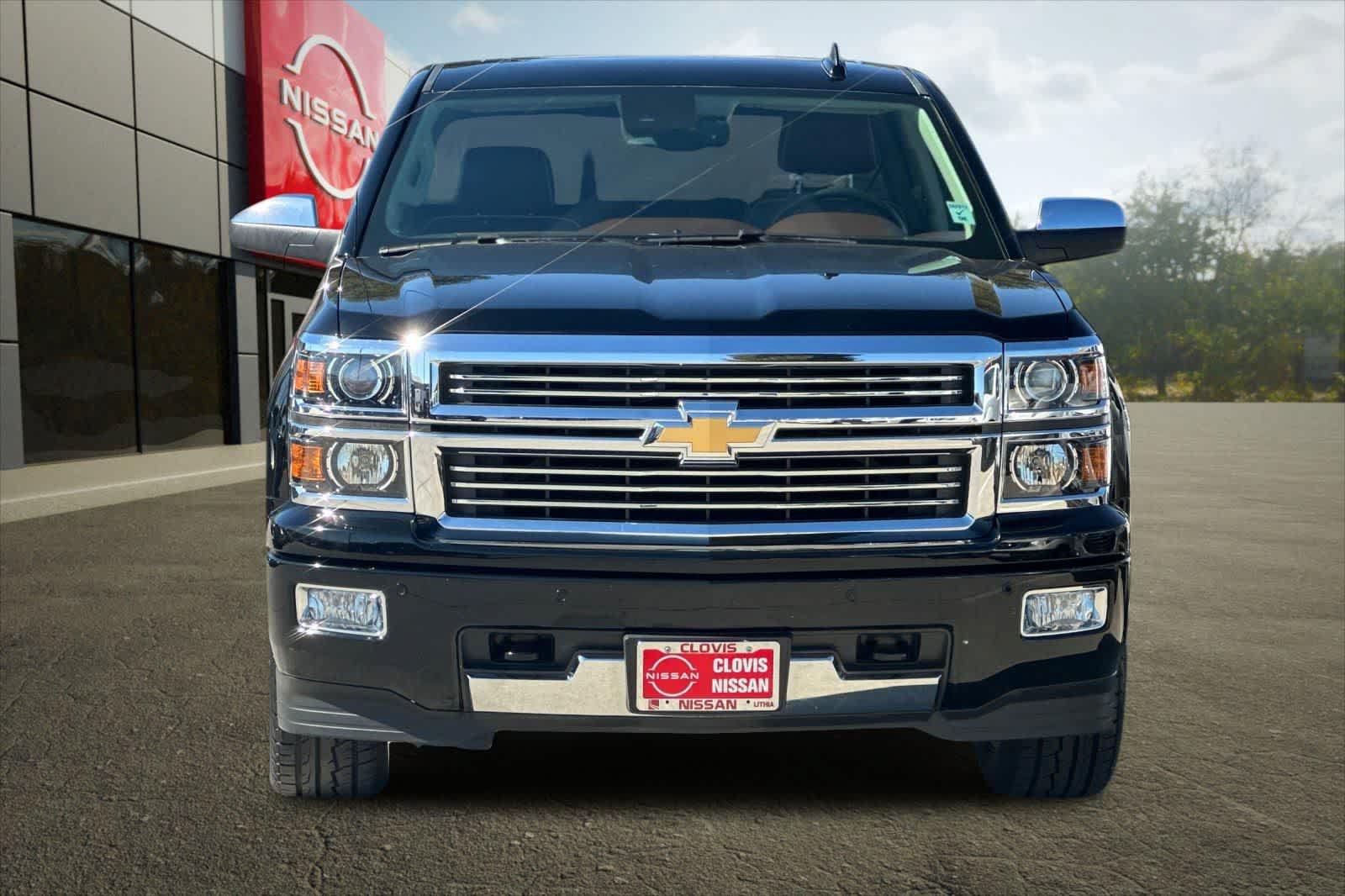 Used 2015 Chevrolet Silverado 1500 High Country w/ High Country Premium Package AWD/4WD image 11