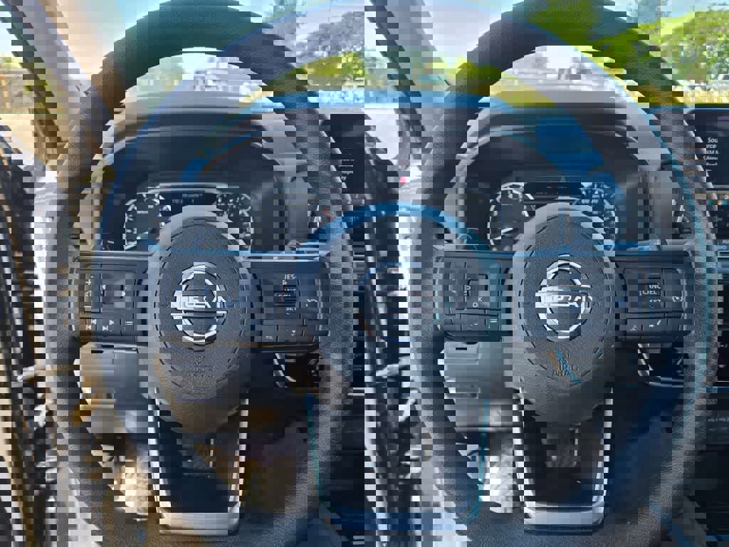 Used 2024 Nissan Rogue S FWD image 22