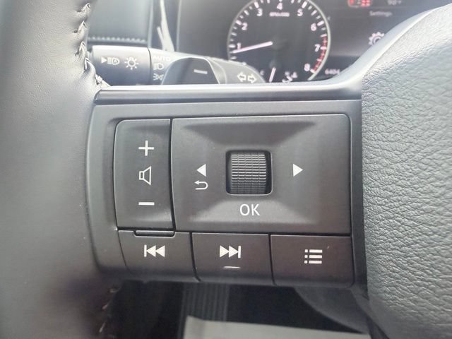 Certified 2026 Nissan Pathfinder SV FWD image 10
