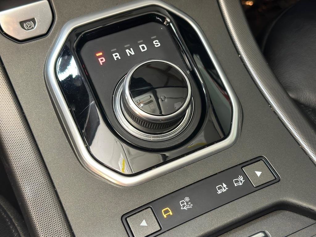 Used 2018 Land Rover Range Rover Evoque SE image 19