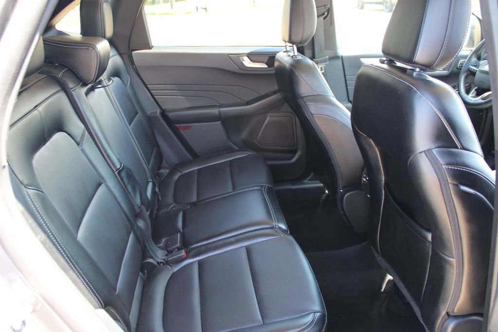 Used 2024 Ford Escape Platinum AWD/4WD image 9