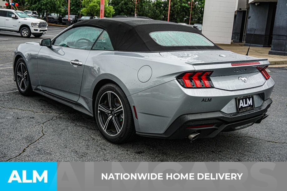 Used 2025 Ford Mustang Premium RWD image 4