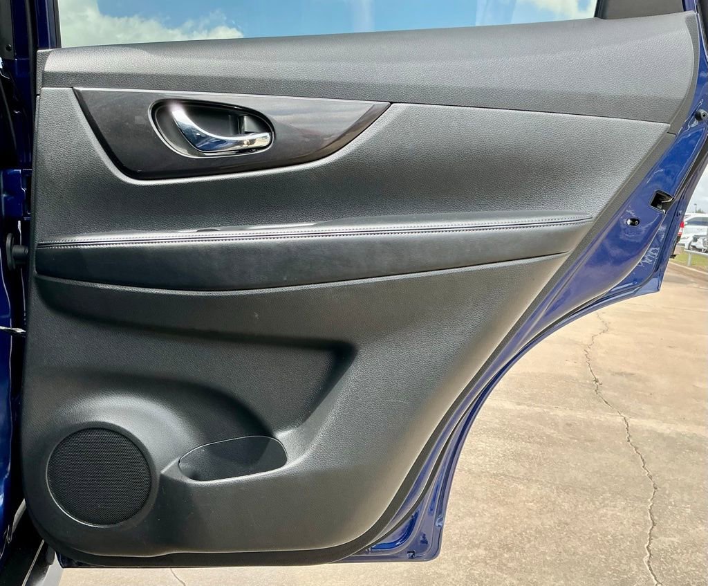 Used 2019 Nissan Rogue S w/ Special Edition Package FWD image 25