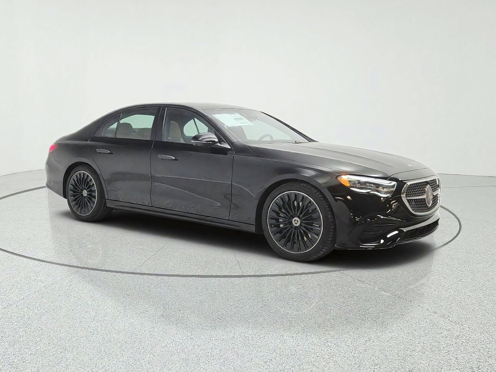New 2027 Mercedes-Benz E 450 4MATIC Sedan image 3