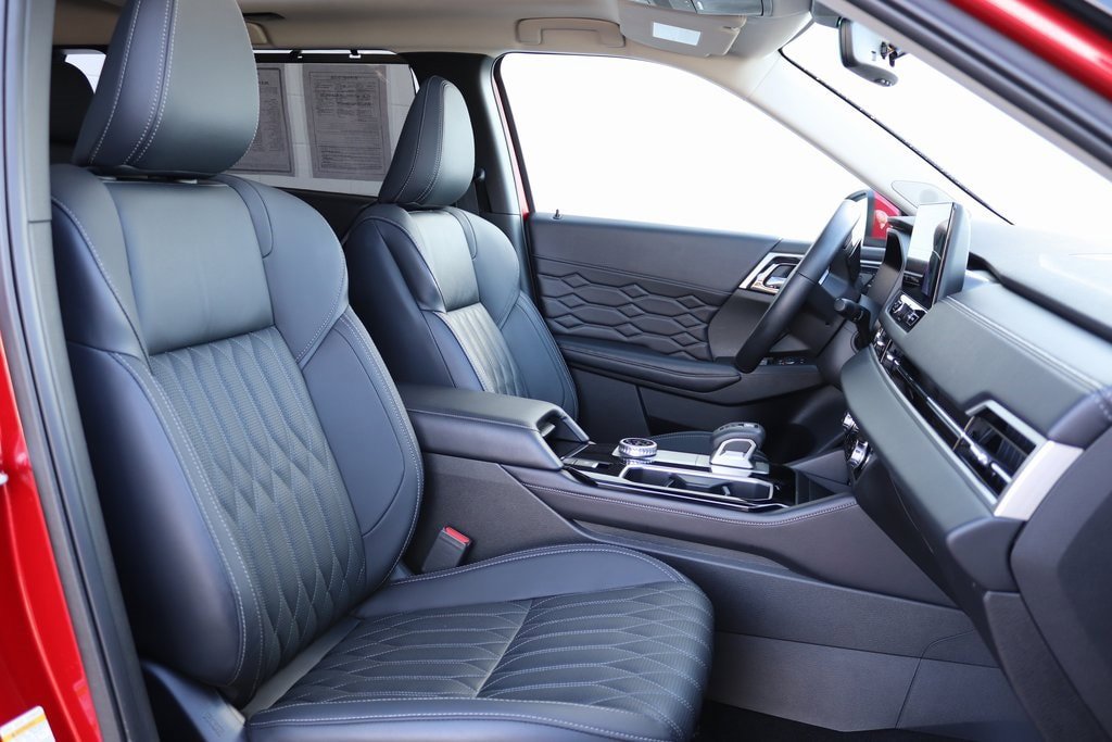 Used 2025 Mitsubishi Outlander SEL AWD/4WD image 42