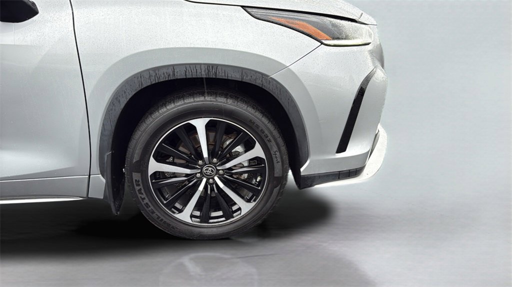 Used 2022 Toyota Highlander XSE image 24