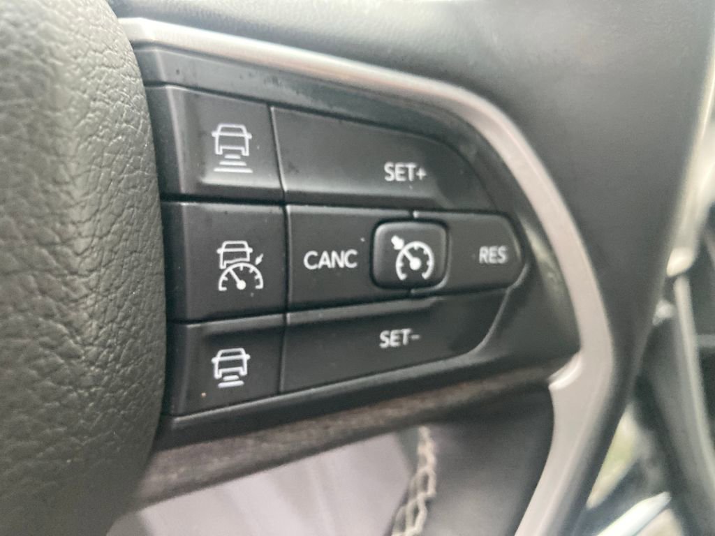 Used 2022 Jeep Grand Cherokee Limited image 43