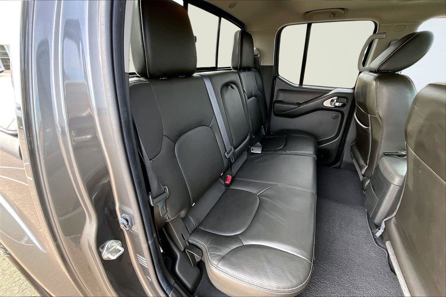 Used 2019 Nissan Frontier PRO-4X image 28