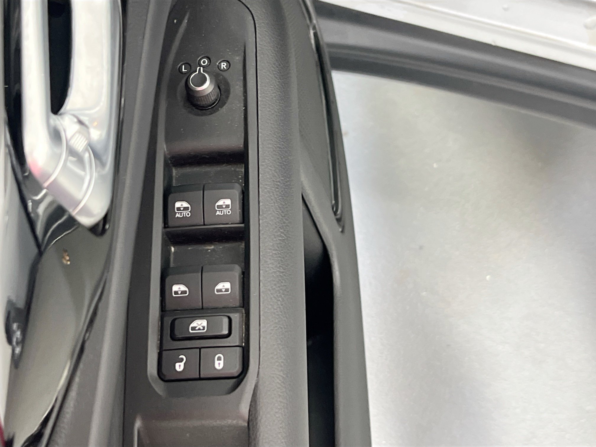 Used 2022 Jeep Compass Trailhawk AWD/4WD image 17