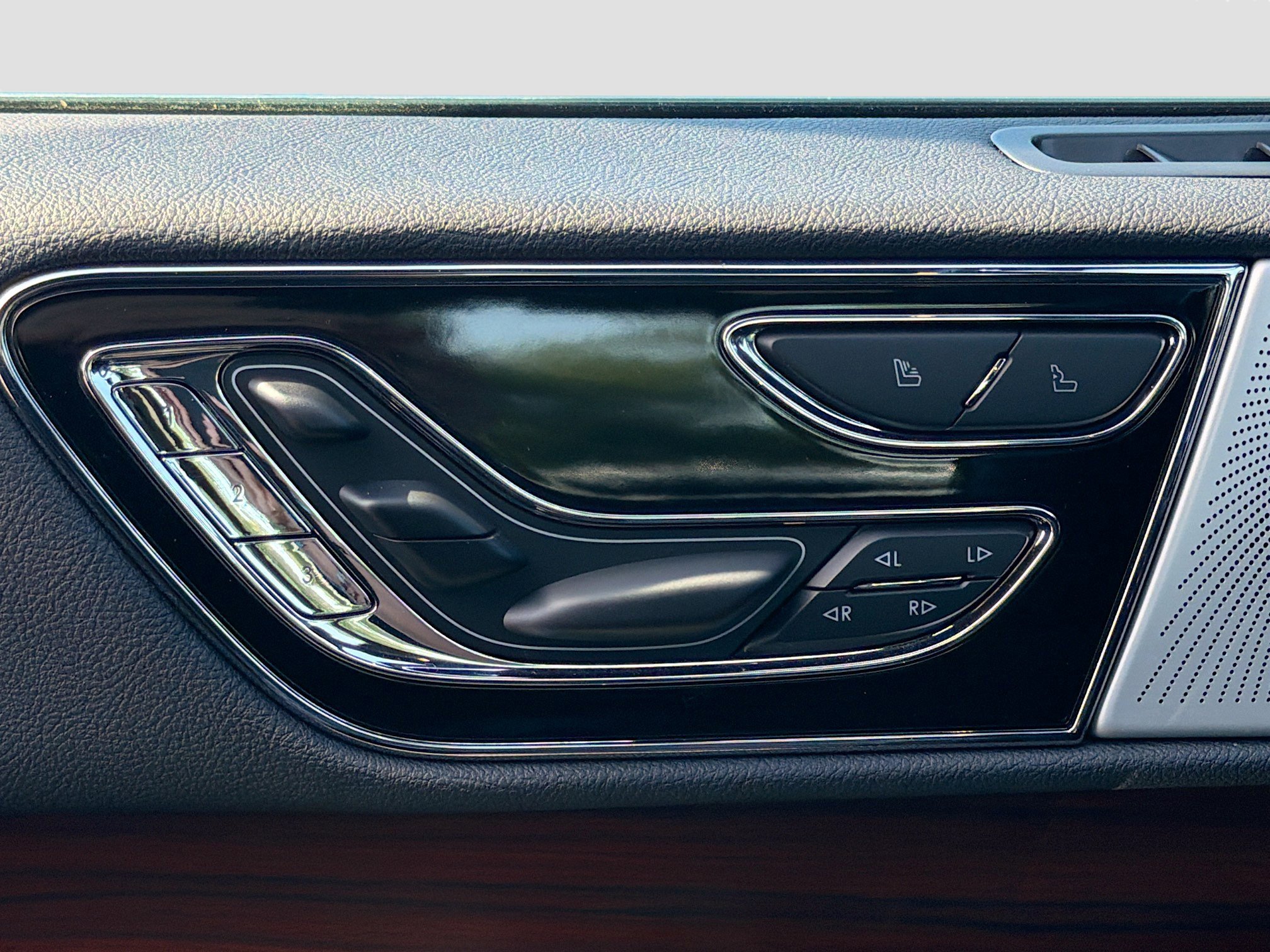 Used 2022 Lincoln Navigator Reserve image 27