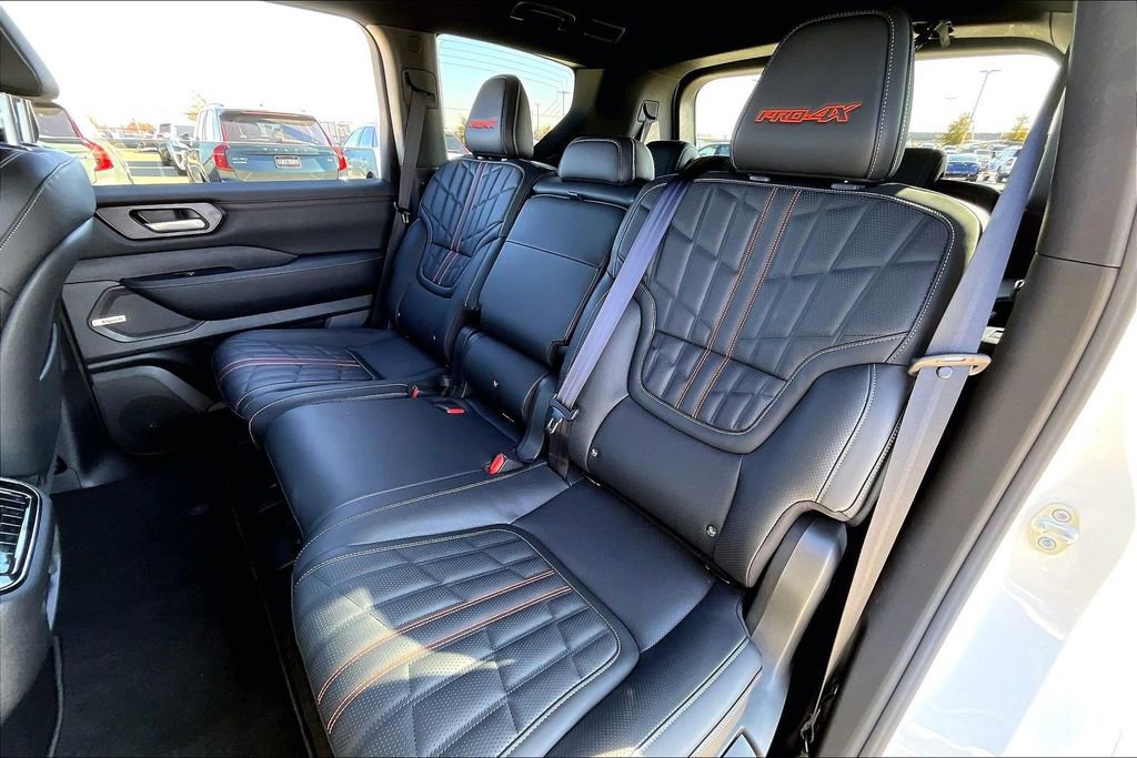 Used 2025 Nissan Armada PRO-4X image 33