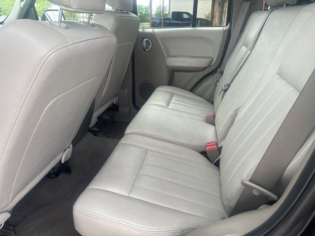Used 2005 Jeep Liberty Limited AWD/4WD image 16