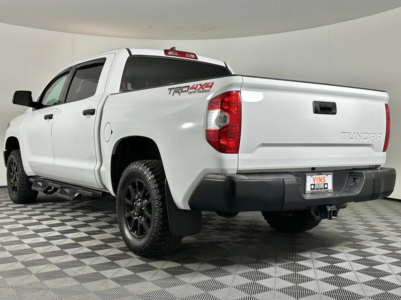 Used 2021 Toyota Tundra SR5 w/ TRD Off-Road Package AWD/4WD image 28