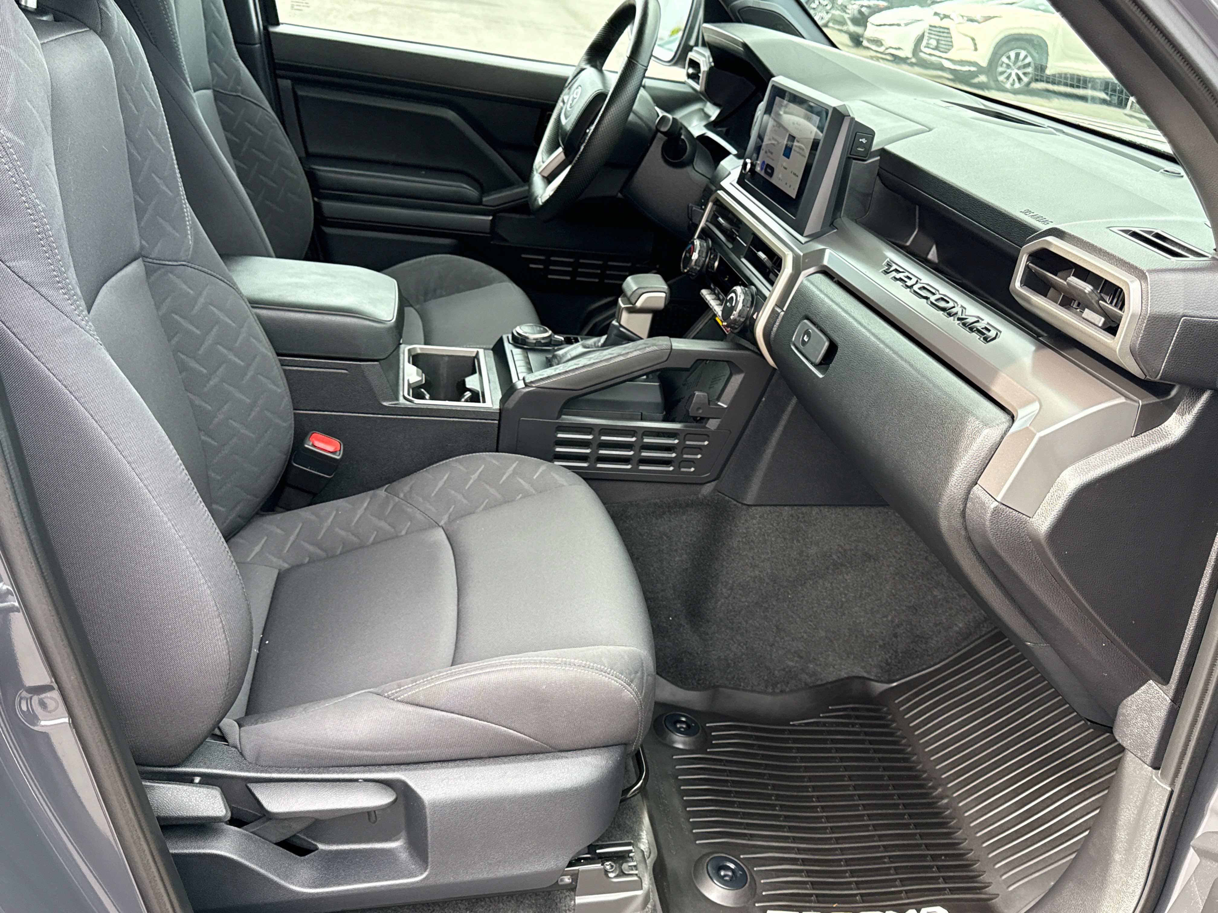 Used 2024 Toyota Tacoma SR5 AWD/4WD image 22