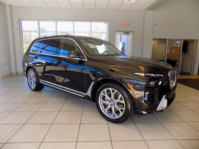 Used 2024 BMW X7 xDrive40i image 35