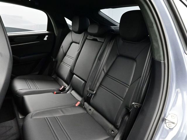 New 2026 Porsche Cayenne Turbo GT image 14