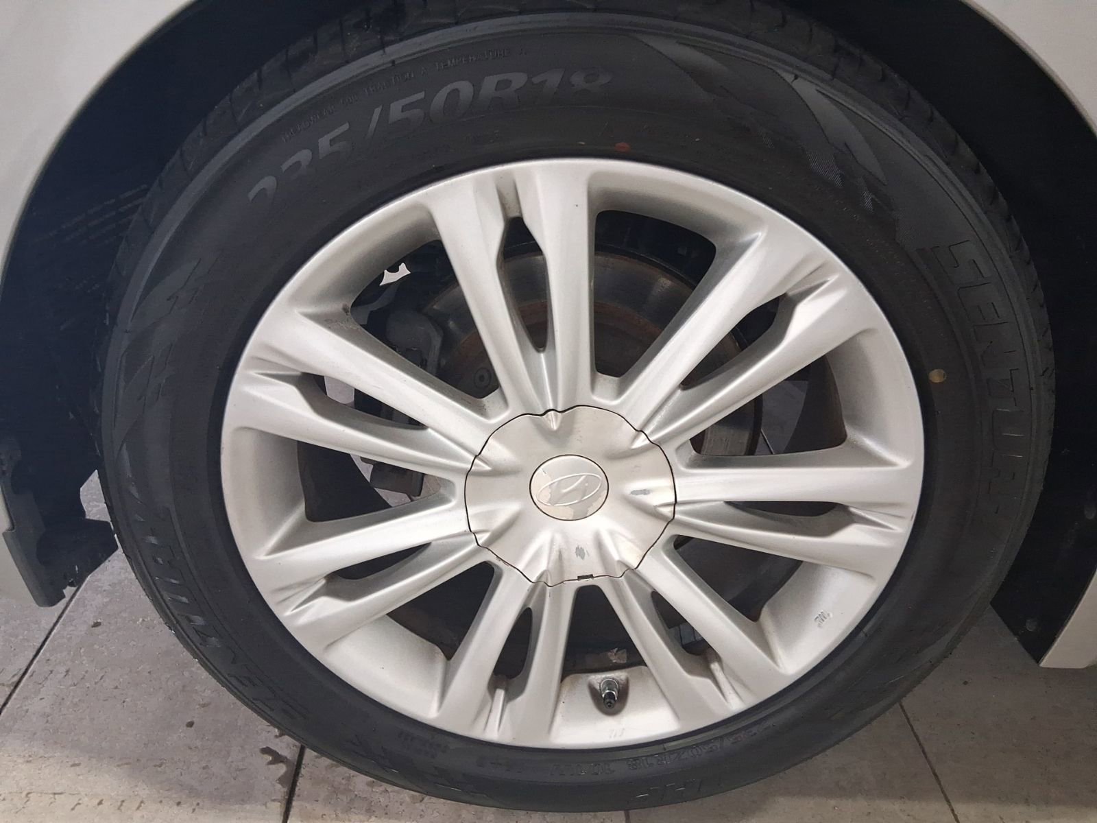 Used 2012 Hyundai Genesis 5.0 image 12