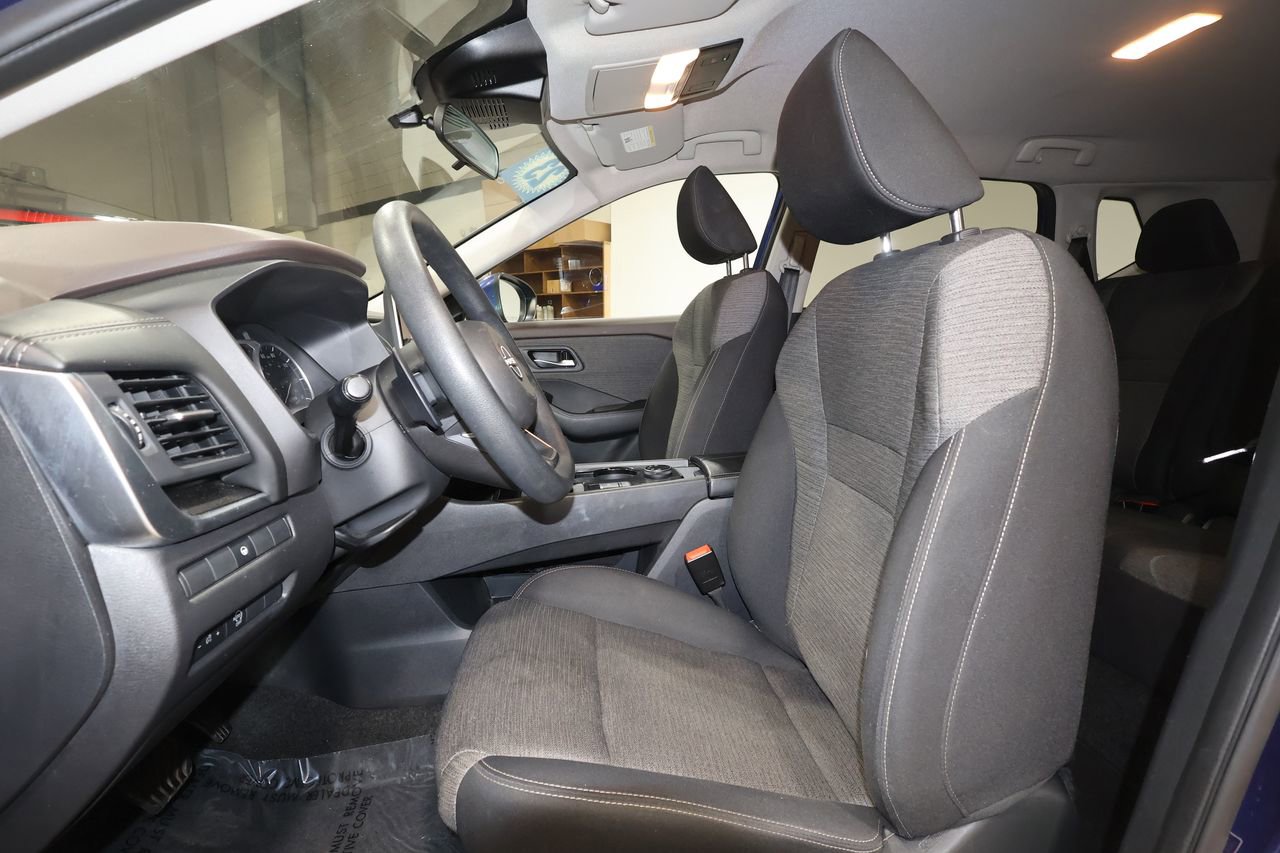Used 2023 Nissan Rogue SV image 22