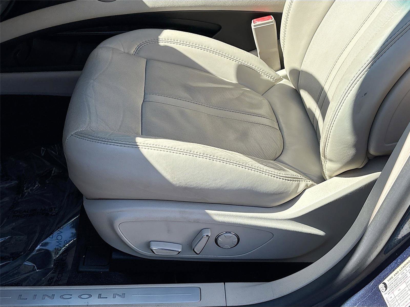 Used 2017 Lincoln MKZ Reserve image 19