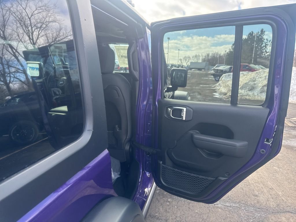New 2026 Jeep Wrangler Rubicon w/ Xtreme 35 Tire Package image 43