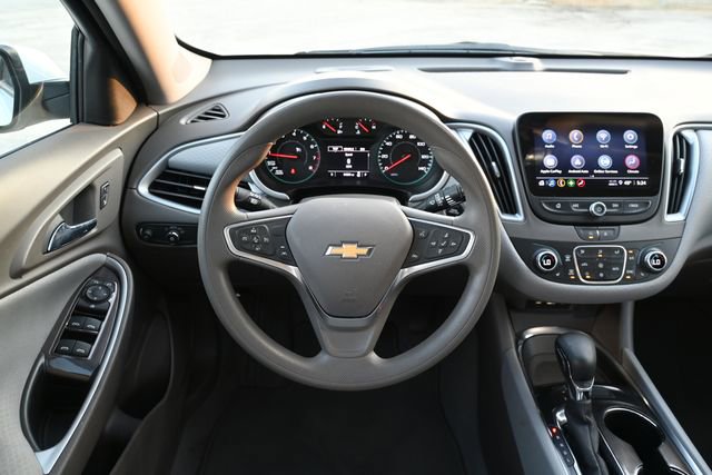 Used 2023 Chevrolet Malibu LT image 13