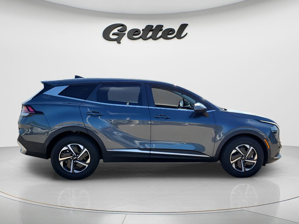 Used 2025 Kia Sportage LX image 3