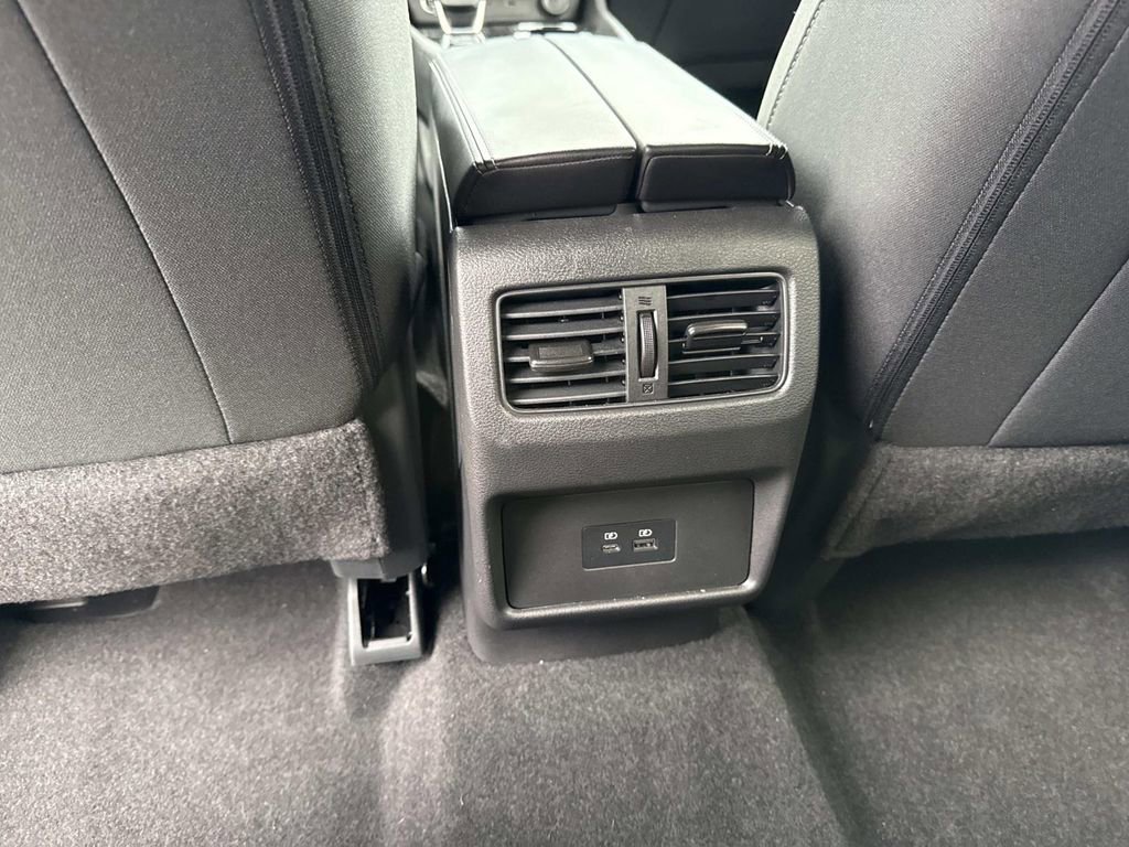 Used 2023 Nissan Rogue SV image 20