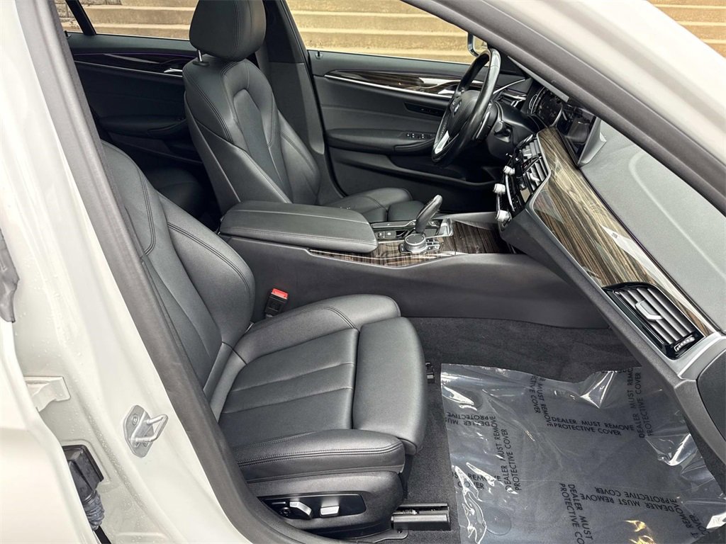 Used 2018 BMW 530i xDrive image 11