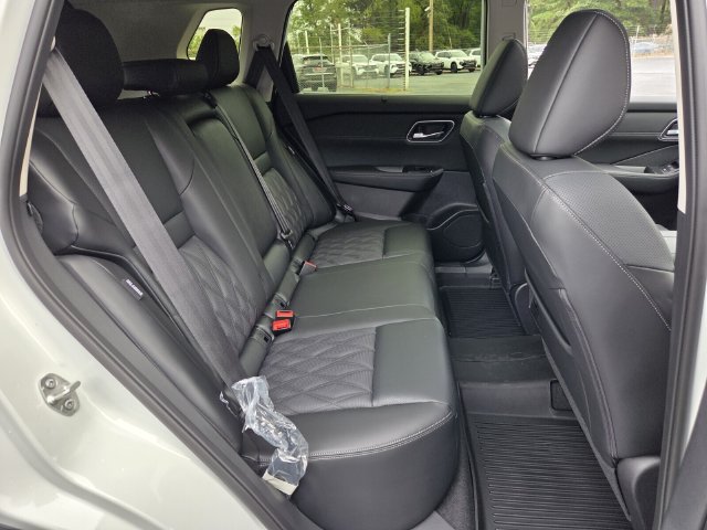 New 2026 Nissan Rogue Platinum AWD/4WD image 12