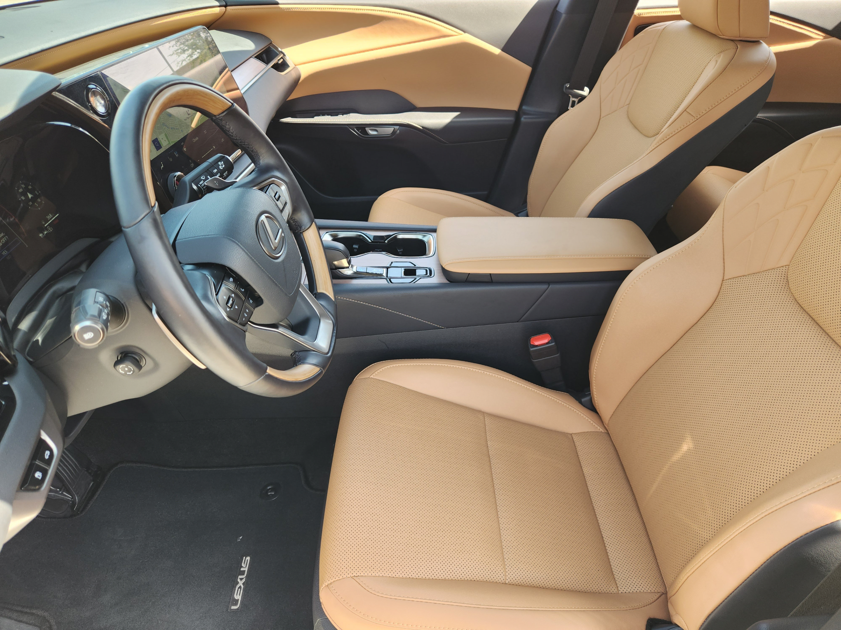 Used 2025 Lexus RX 350 Premium w/ Accessory Package (Z1) FWD image 8