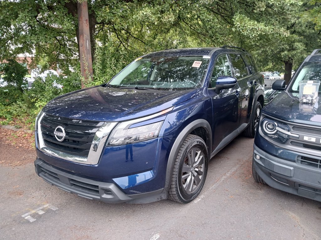 Used 2025 Nissan Pathfinder SV AWD/4WD image 1