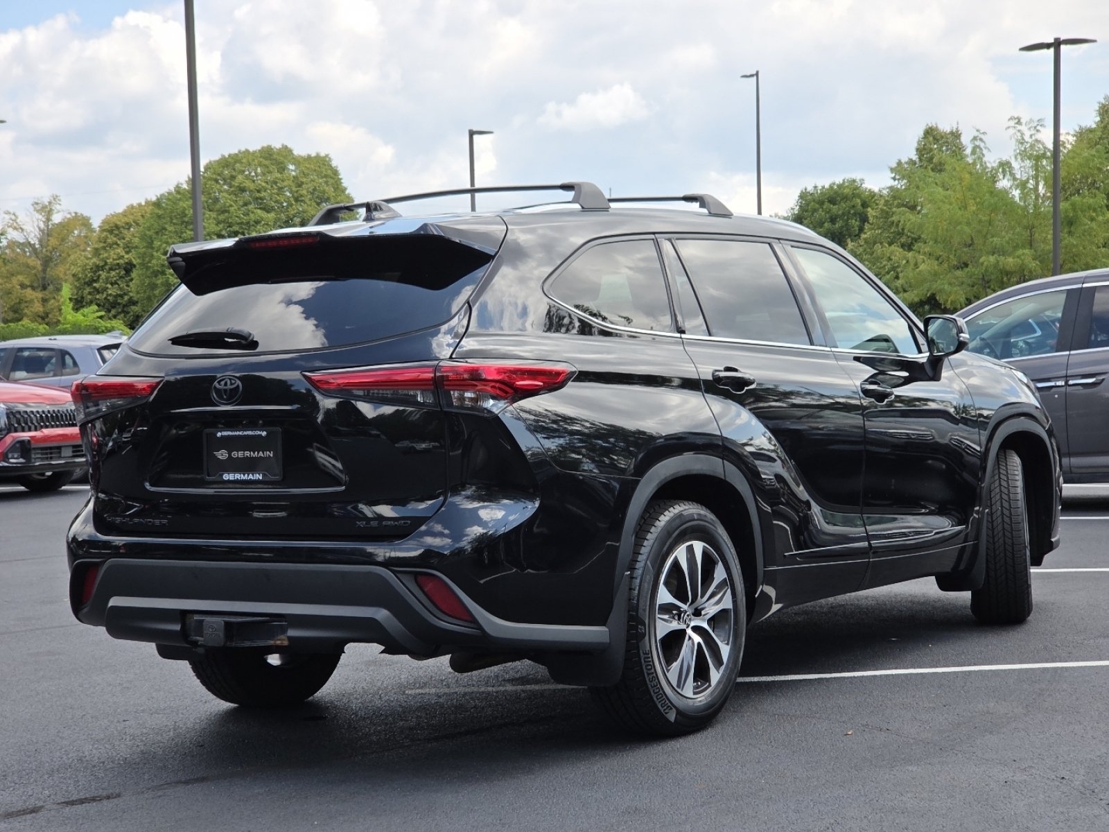 Used 2022 Toyota Highlander XLE AWD/4WD image 26