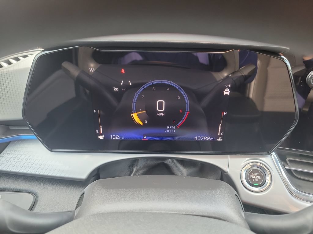 Used 2025 Chevrolet Trax LT FWD image 33