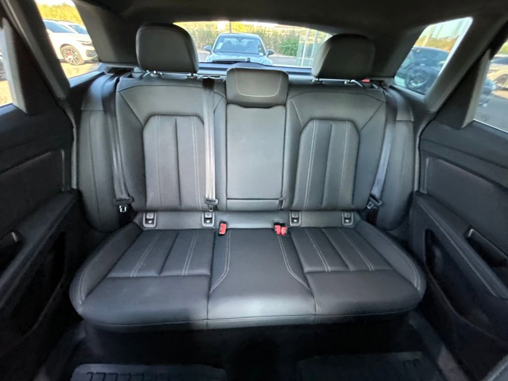 Used 2024 Audi Q4 e-tron Premium w/ Convenience Package image 46