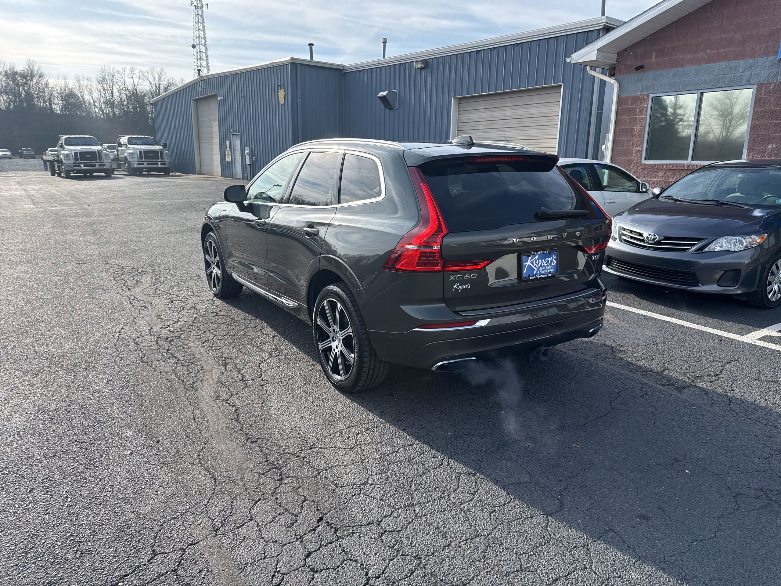 Used 2019 Volvo XC60 T8 Inscription w/ Advanced Package image 3