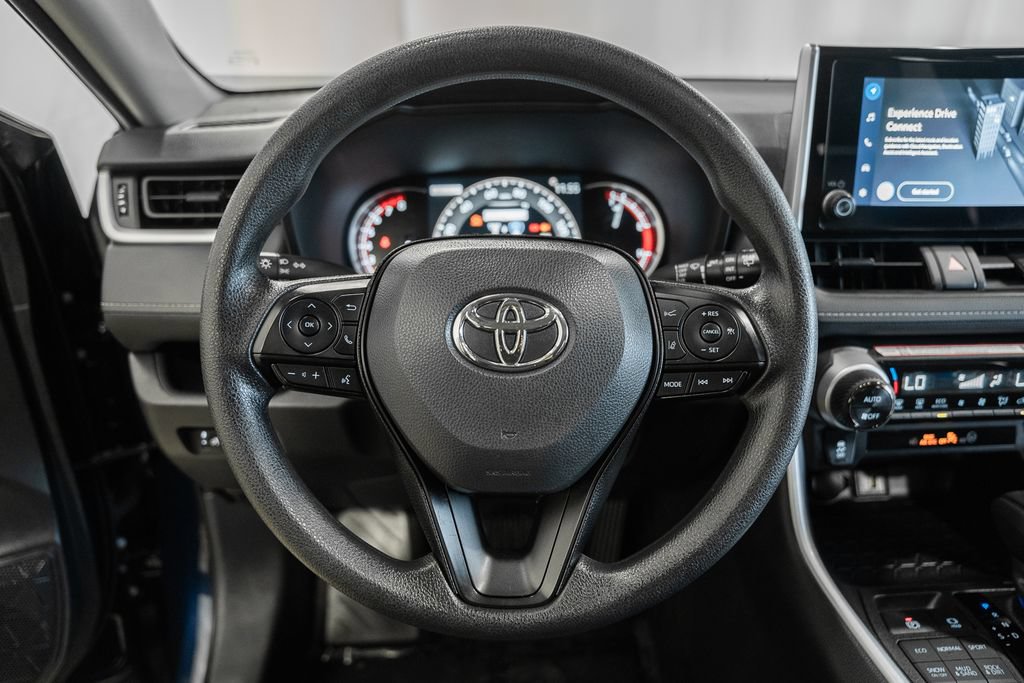 Used 2025 Toyota RAV4 XLE AWD/4WD image 24