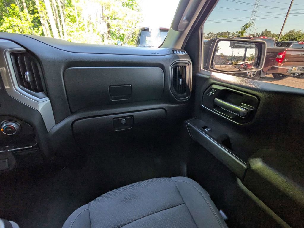Used 2020 Chevrolet Silverado 1500 Custom w/ Custom Value Package RWD image 16