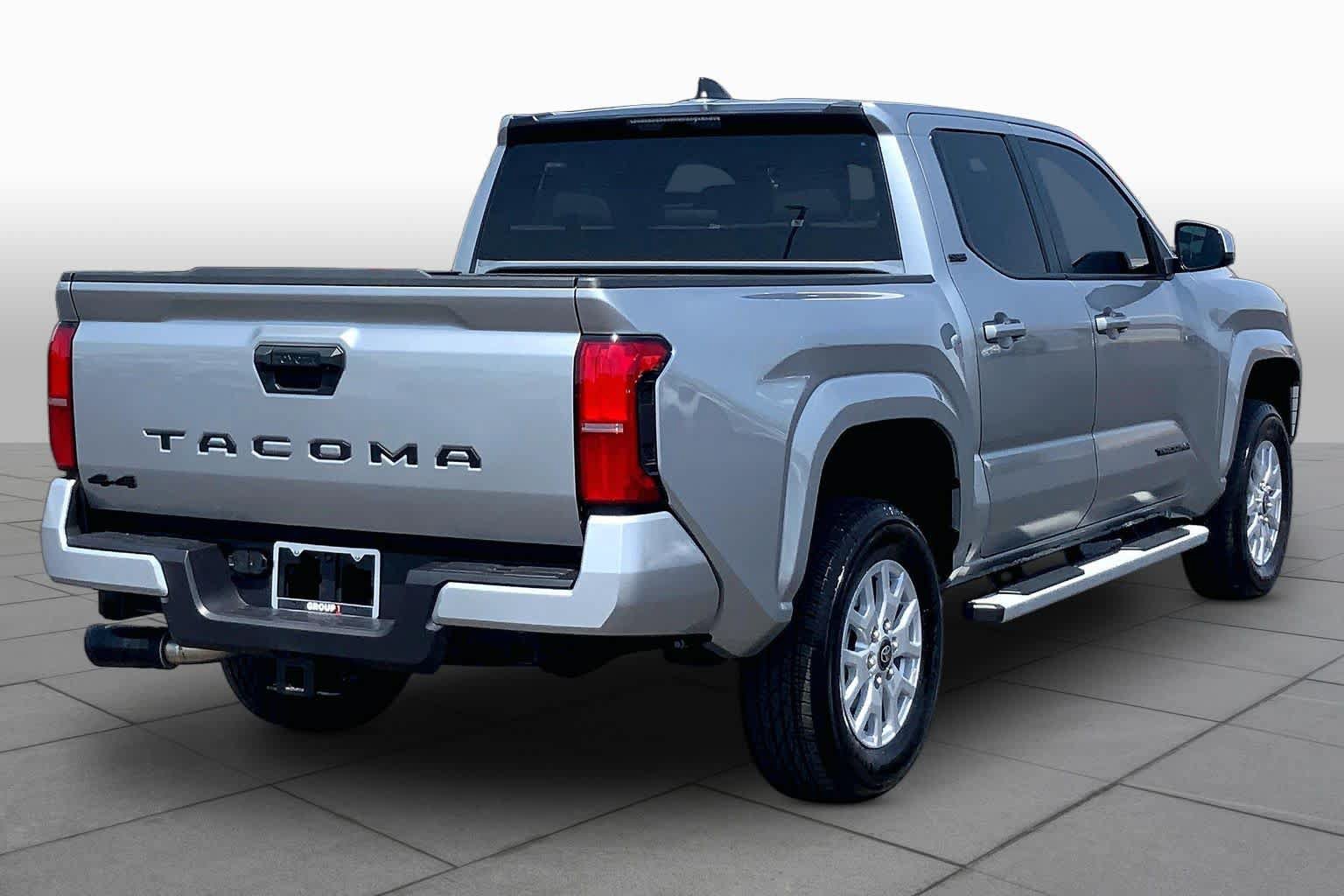 Used 2025 Toyota Tacoma SR5 AWD/4WD image 13