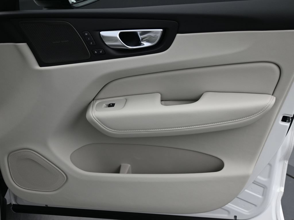 New 2026 Volvo XC60 B5 Ultra w/ Climate Package AWD/4WD image 14