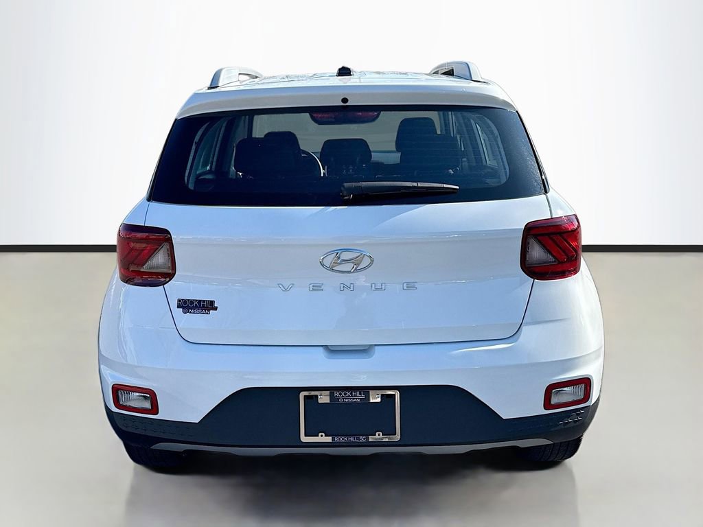 Used 2025 Hyundai Venue SEL image 6