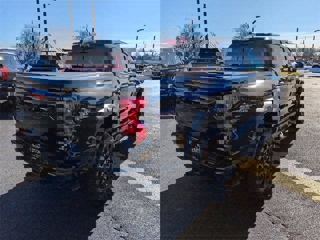 Used 2023 Chevrolet Colorado Trail Boss w/ Technology Package image 6