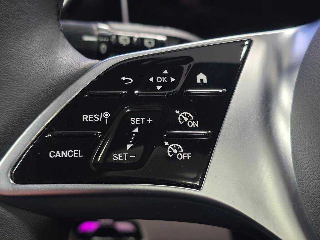 Certified 2025 Mercedes-Benz GLC 300 4MATIC image 34