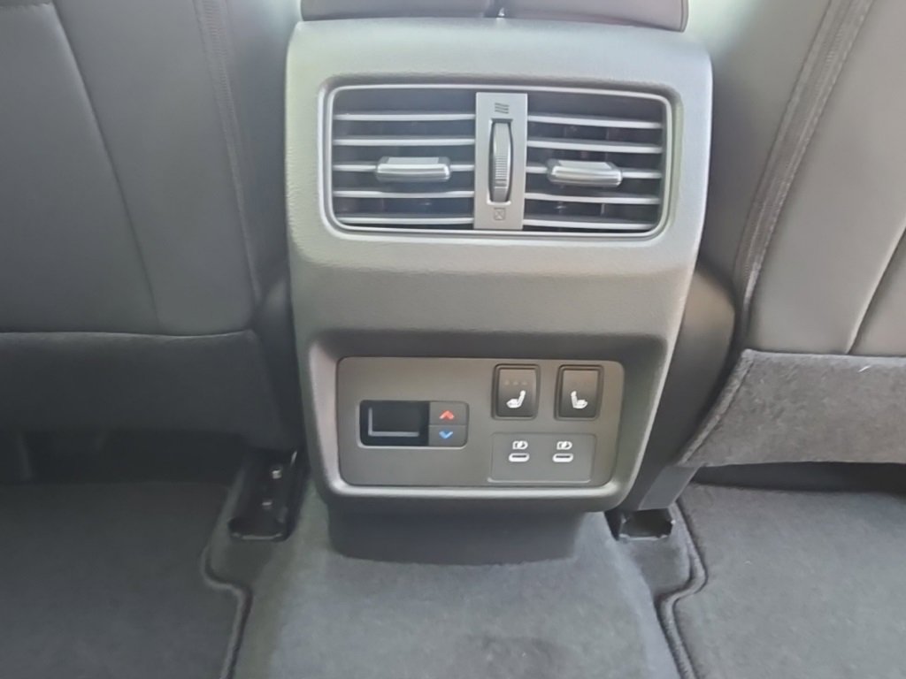 New 2026 Nissan Rogue Platinum image 32