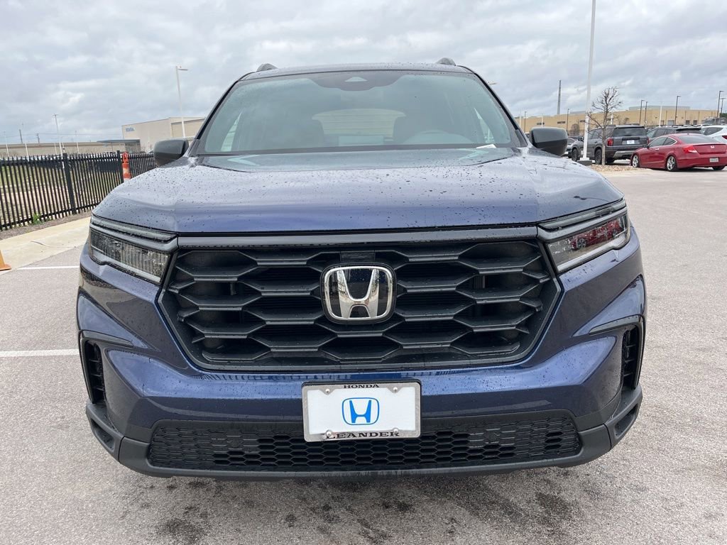 Certified 2025 Honda Pilot Sport image 2