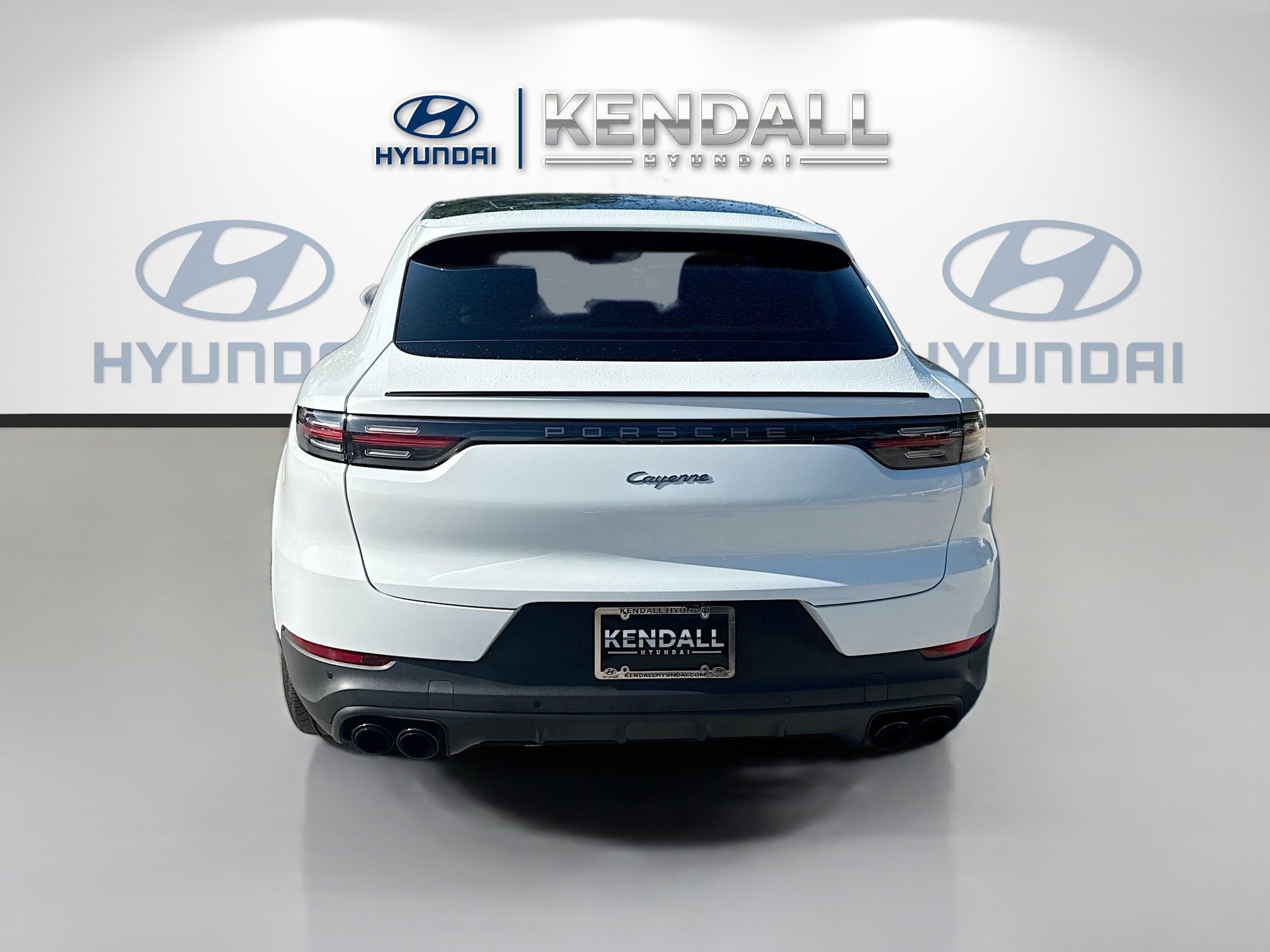 Used 2023 Porsche Cayenne Platinum Edition AWD/4WD image 5
