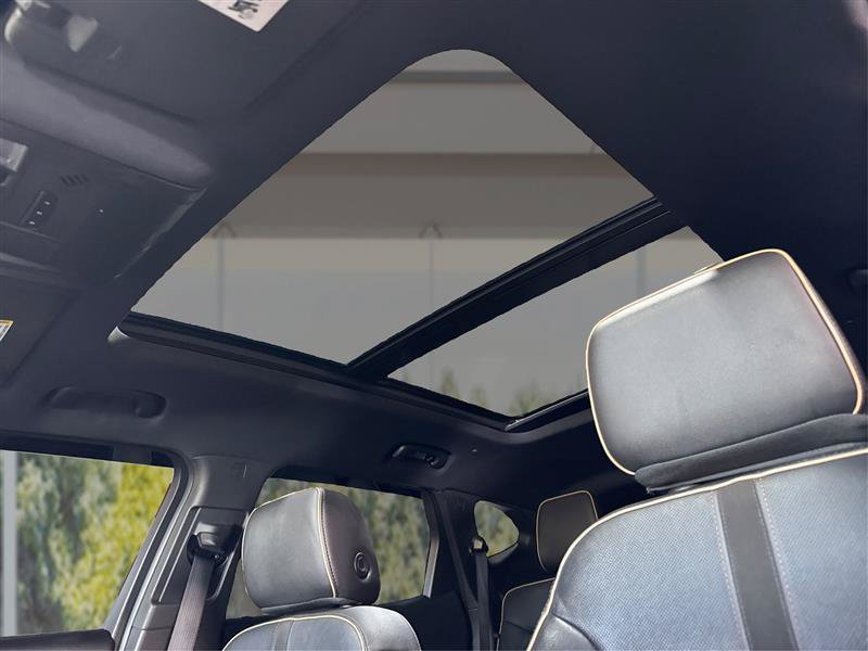 Used 2019 Chevrolet Blazer Premier w/ Sun and Wheels Package AWD/4WD image 21