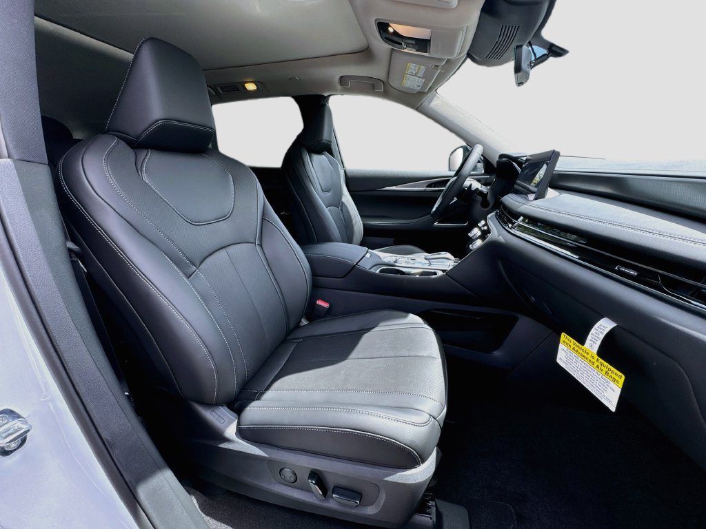 New 2027 INFINITI QX60 Luxe w/ Cargo Package FWD image 32
