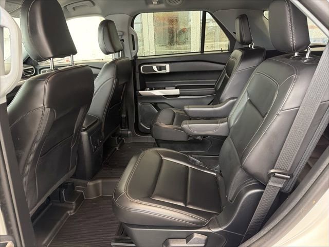 Used 2023 Ford Explorer XLT w/ Equipment Group 202A image 17