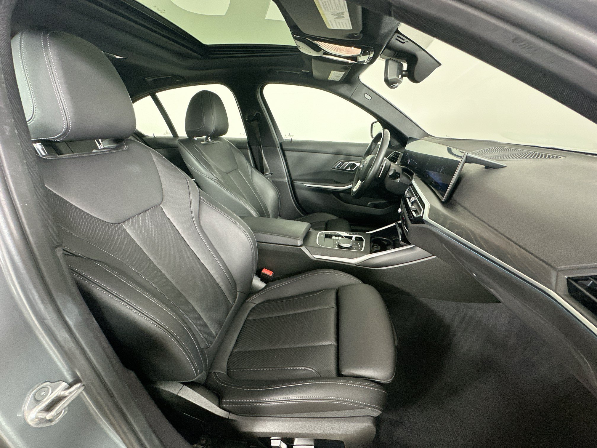 Used 2023 BMW 330i xDrive Sedan w/ Premium Package AWD/4WD image 42